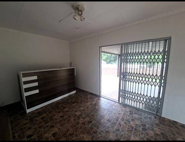 3 BEDROOM PROPERTY TO RENT IN ROOIHUISKRAAL